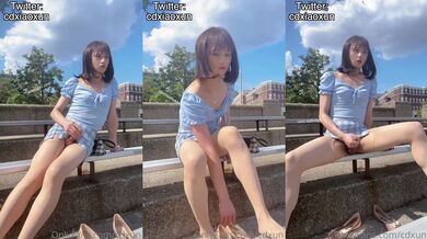 艺高人胆大-Cd小薰- 居住国外，户外小短裙 炎热的天气，不穿内内坐在路边，使劲撸，这积累了多少量啊！